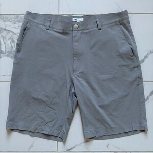 Peter Millar Crown Sport Shackleford Performance Hybrid Short Men’s Size 36 Grey